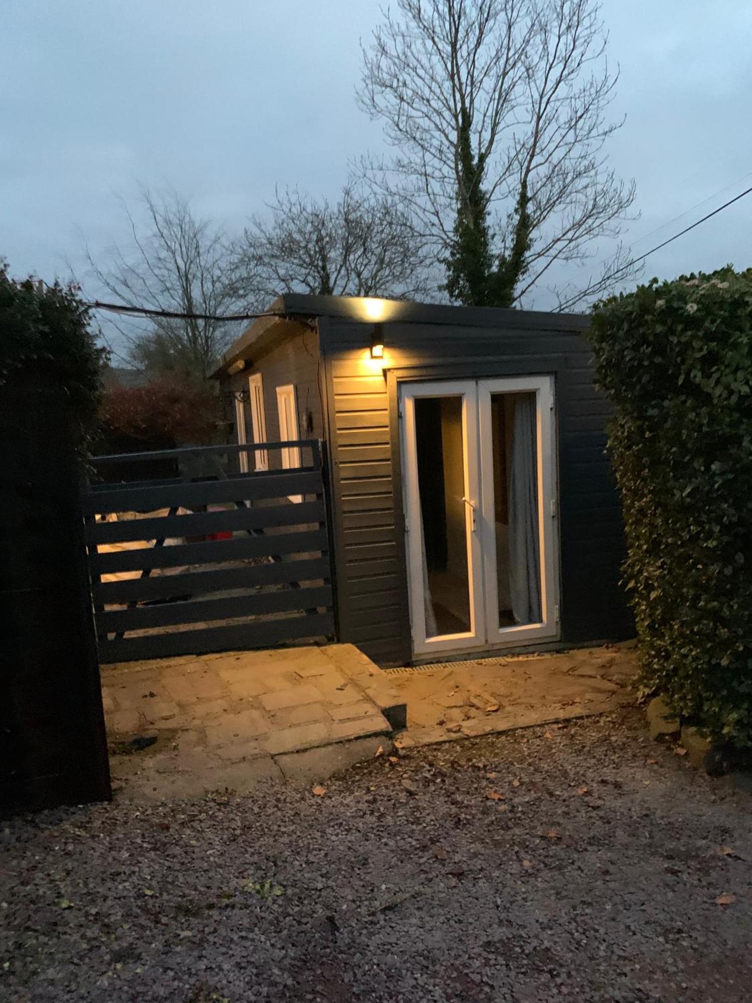 Stunning 2-Bed Cabin In Nantglyn 덴비 외부 사진